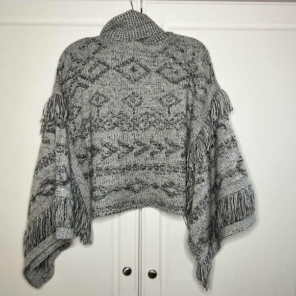 Rocky Barnes X 360 Cashmere Fringe Poncho Sweater - Picture 12 of 13